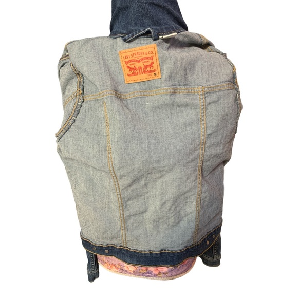 Levi Jean Jacket! - Picture 4 of 8